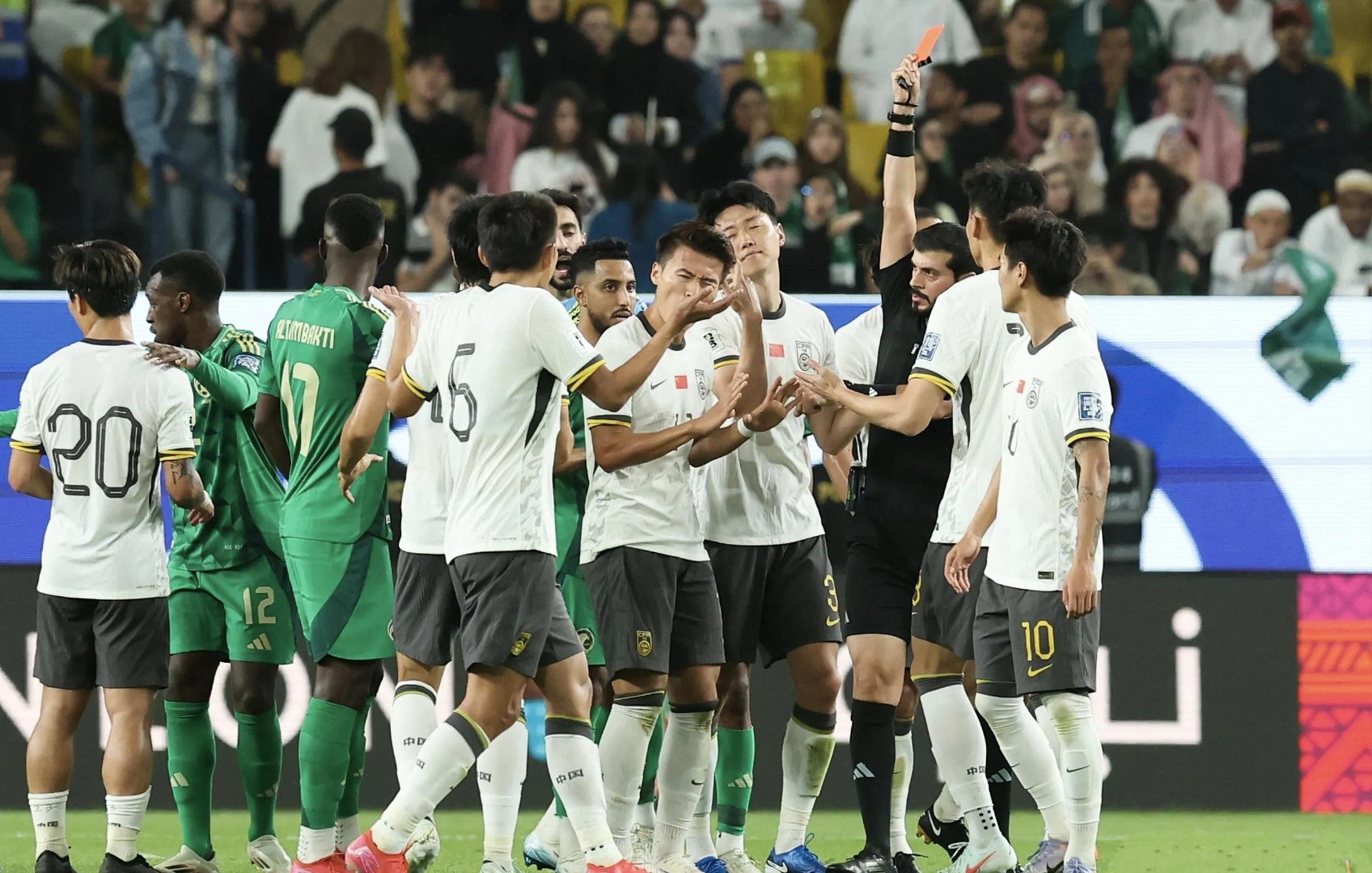 关于中亚球队遭遇挑战,遭受连败的信息 关于中亚球队遭遇挑战,遭受连败的信息