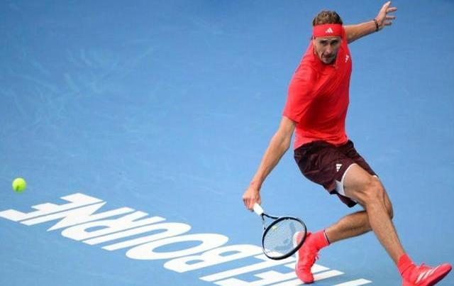 澳网逆转法网,兹维列夫关键制胜 澳网逆转法网,兹维列夫关键制胜