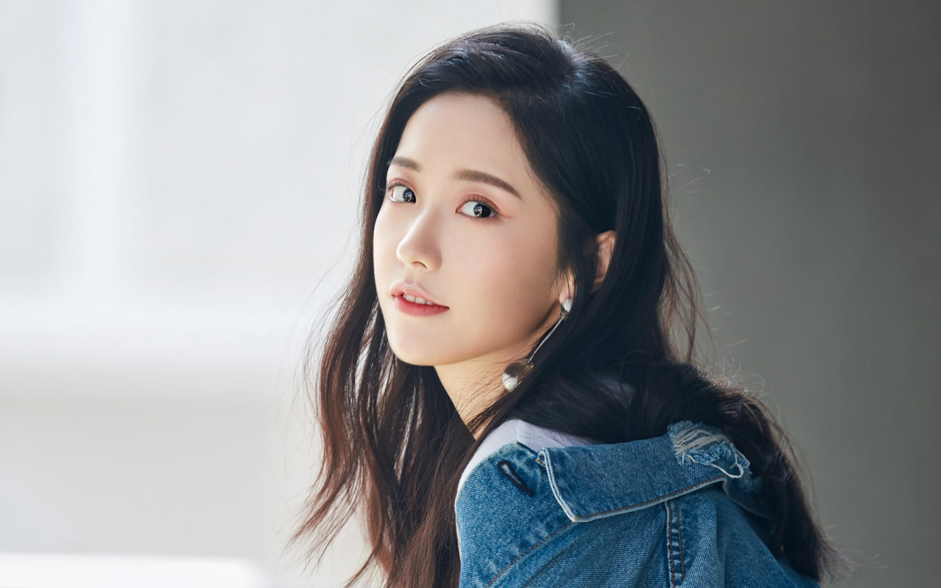 夏日风暴，上海队的协同利刃如何斩落勇士，以及霍勒迪无处不在的隐形统治