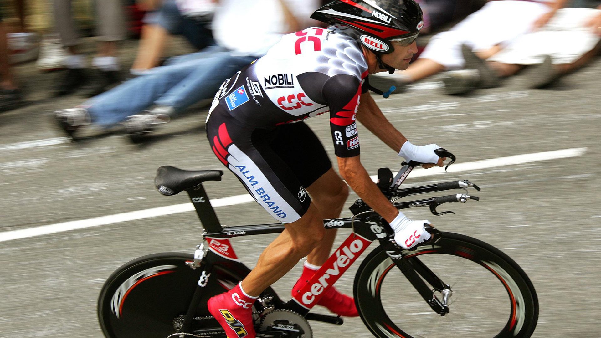 当胡同哨声遇见迈阿密热浪，利拉德的三分箭射穿时空界限